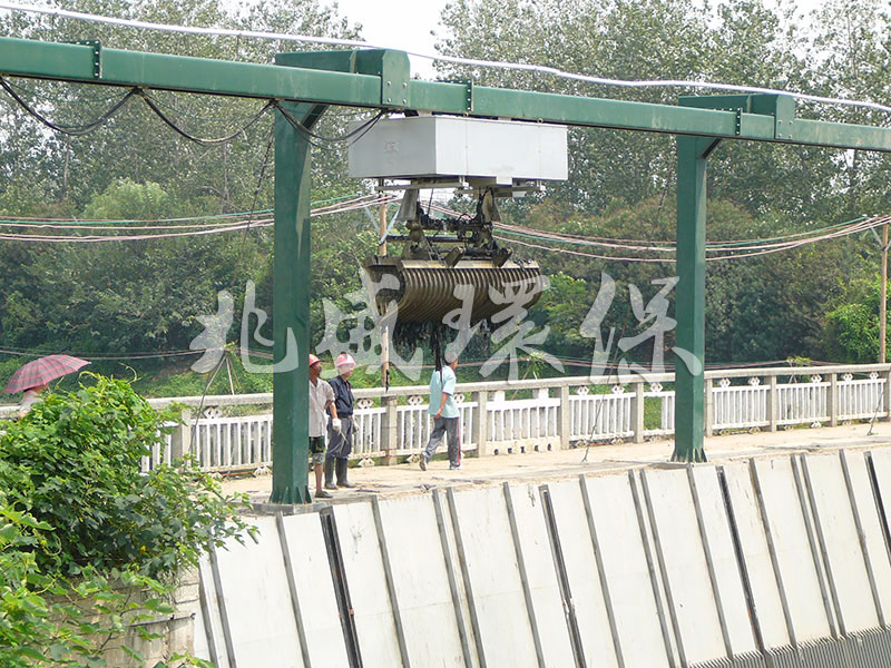 ZDG型液压移动式抓斗清污机